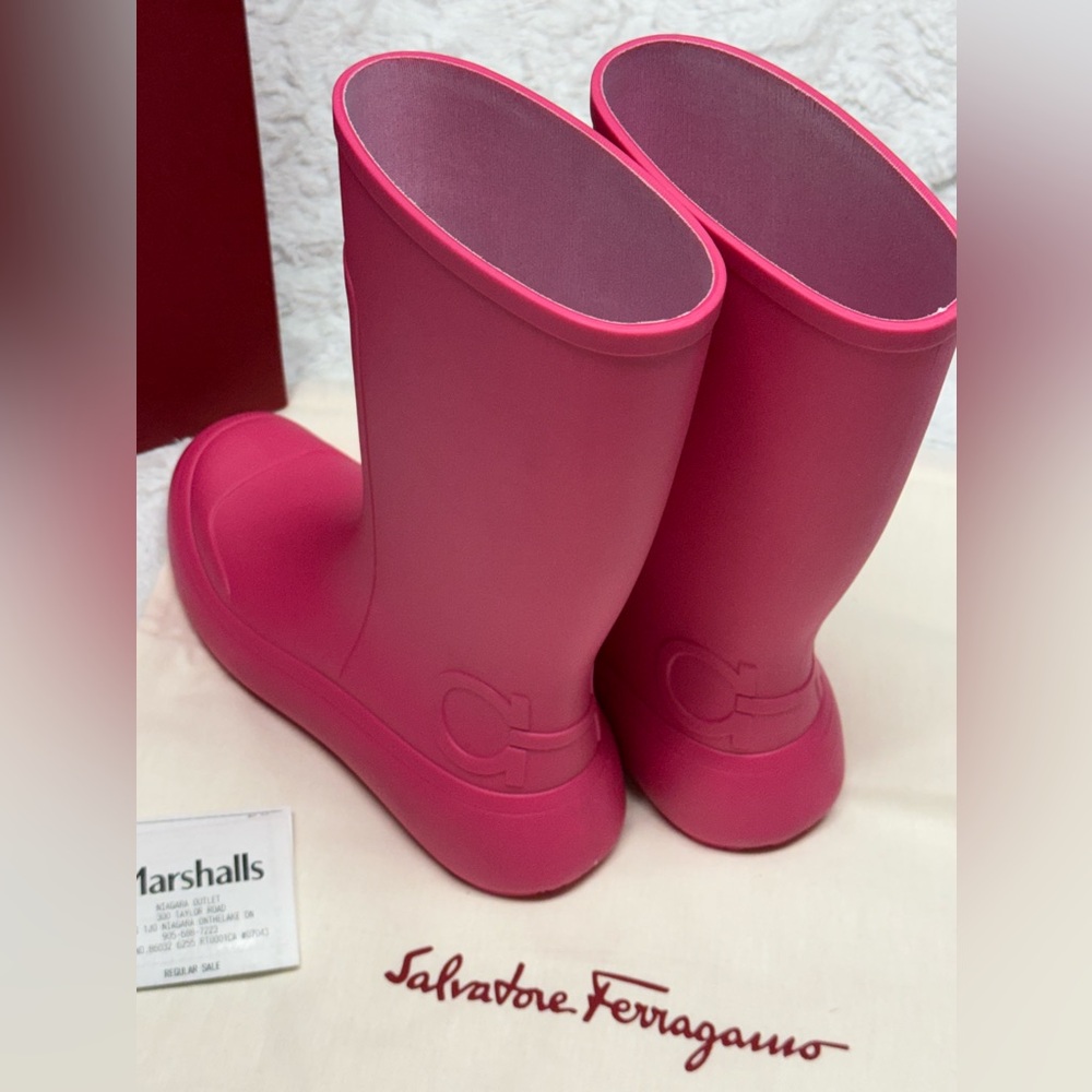New In Box Hot Pink Salvatore Ferragamo Rain / All Season Boots - Picture 5 of 8